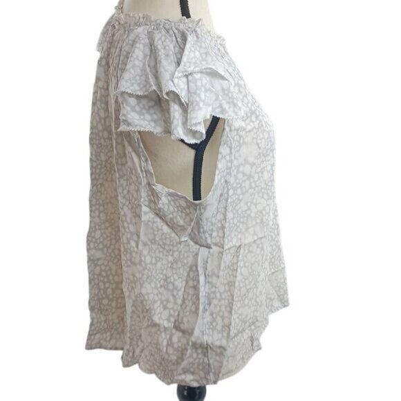 A New Day Blouse Gray Animal Print Short Flutter Sleeve V Neck Womens Size S - Picture 4 of 7